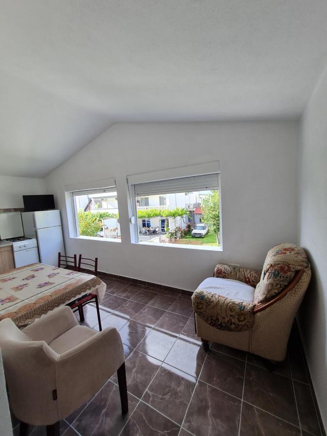Demir Apartmani Donji Stoj Dış mekan fotoğraf