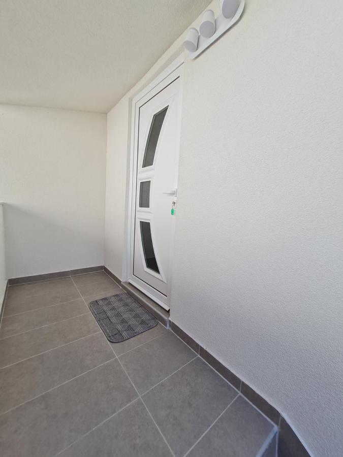 Demir Apartmani Donji Stoj Dış mekan fotoğraf