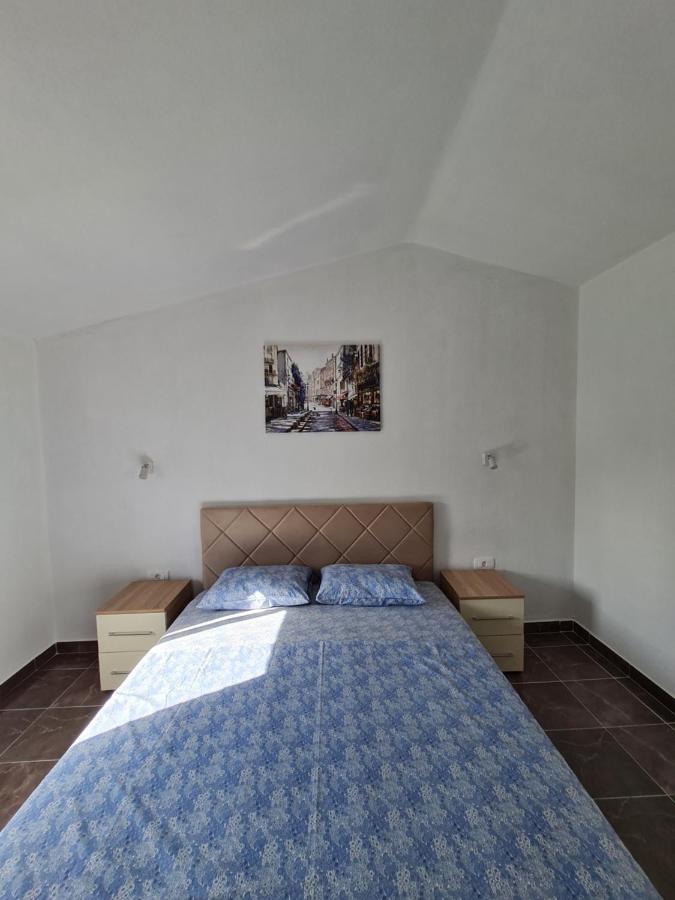 Demir Apartmani Donji Stoj Dış mekan fotoğraf